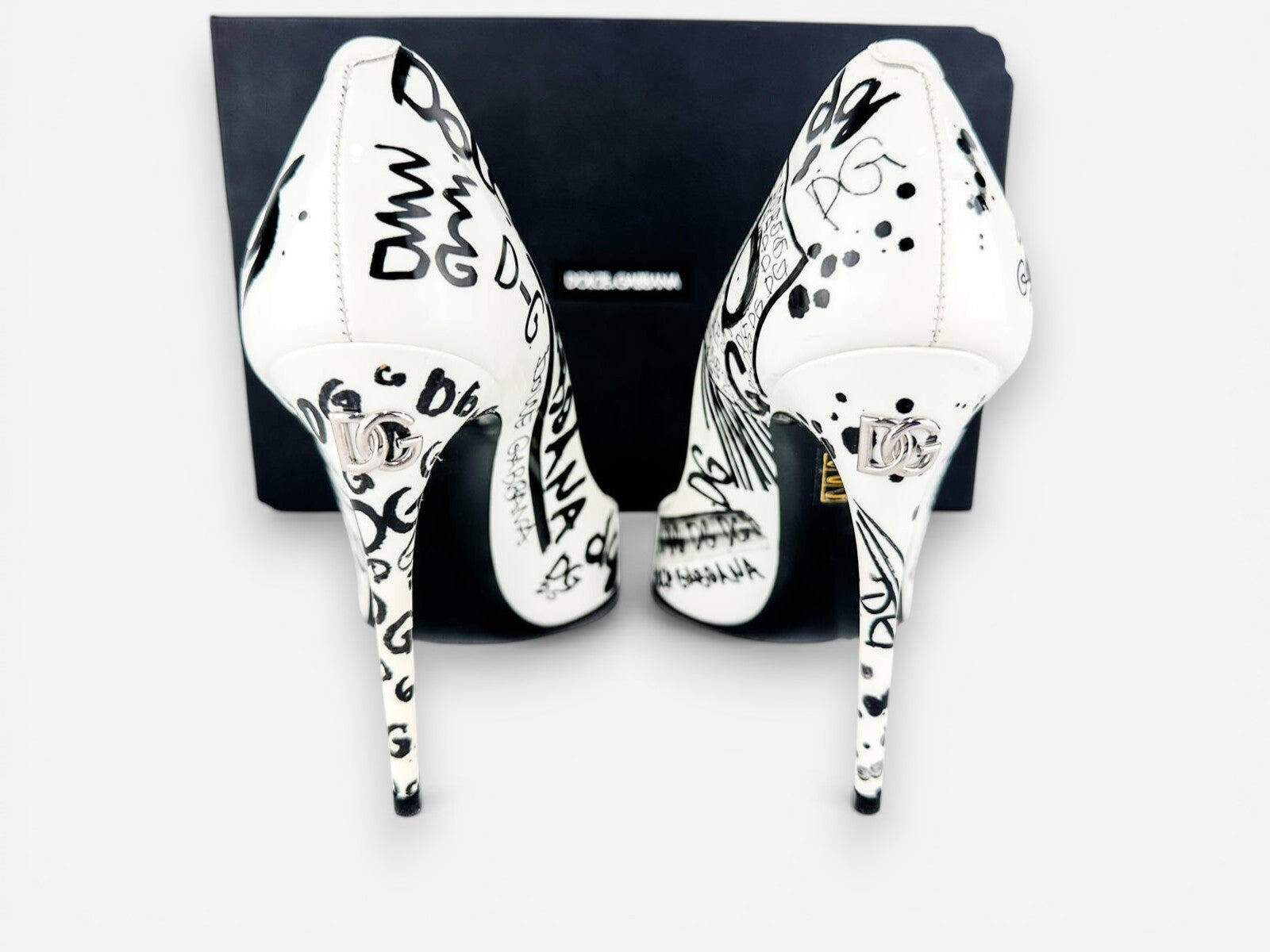 Dolce & Gabbana CD01718 Graffiti Patent Slingback Pump Black White EU 37.5 | NIB