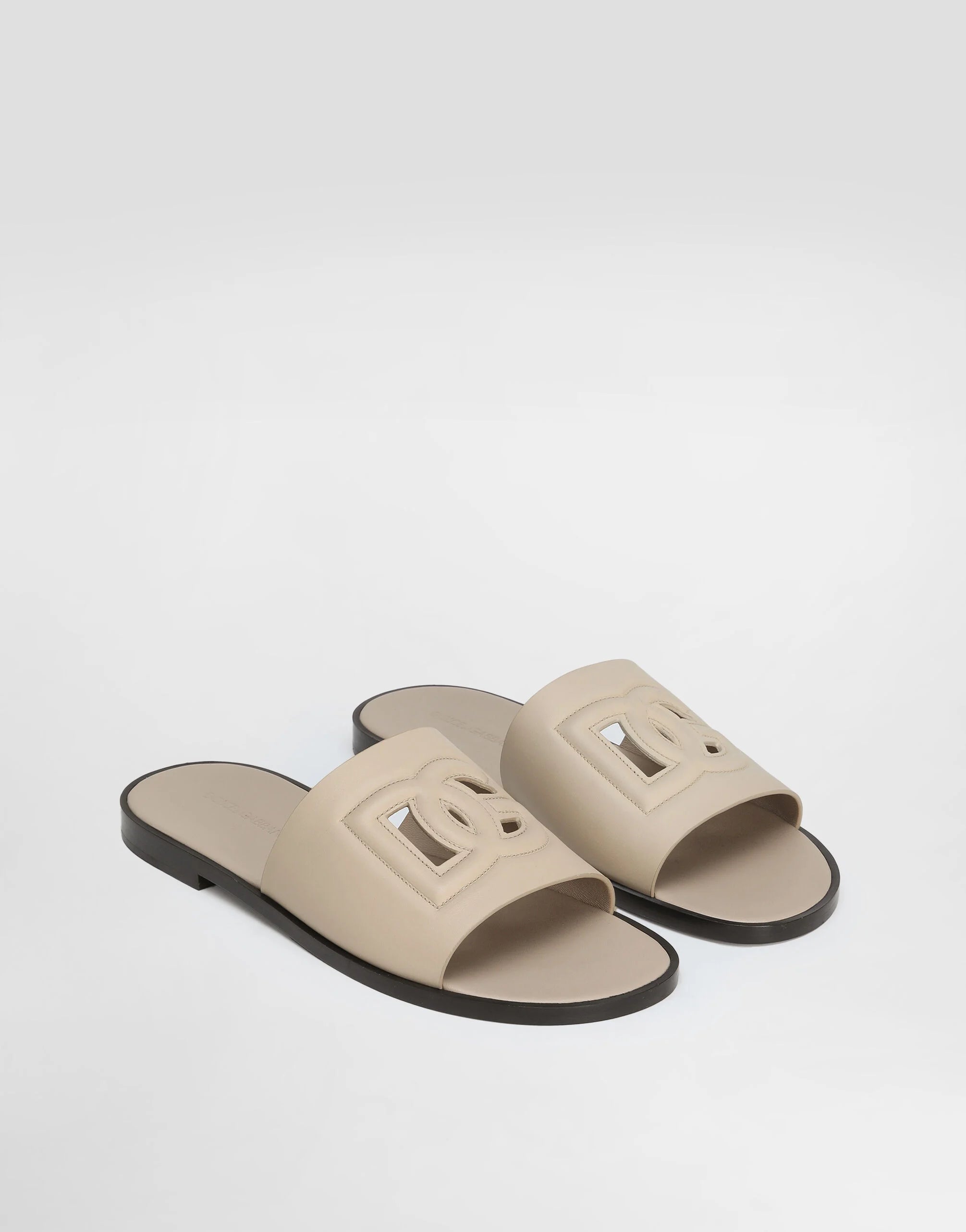 Calfskin sandals in Beige